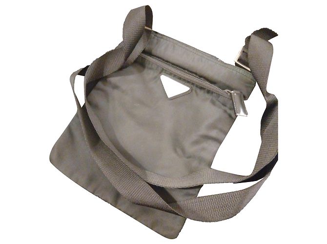 Saffiano Borsa a tracolla Prada Milano in nylon nero