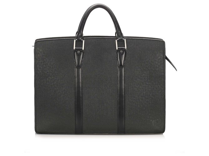 Louis Vuitton Black Taiga Lozan Briefcase Leather  ref.257465