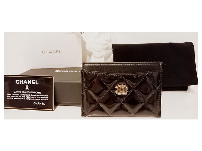 Chanel Tarjetero clásico Negro
