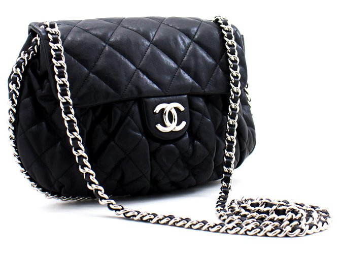 CHANEL Bolso de hombro con cadena alrededor de bandolera Piel de becerro  negra Solapa Negro Cuero ref.257690 - Joli Closet