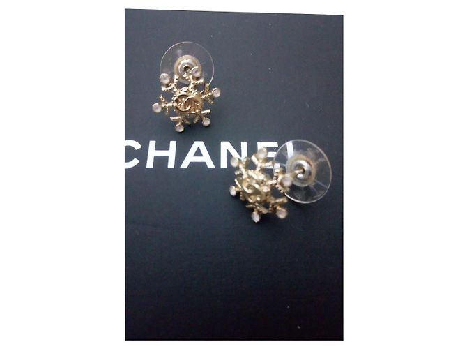 Chanel Schneeflockenohrringe Gold hardware