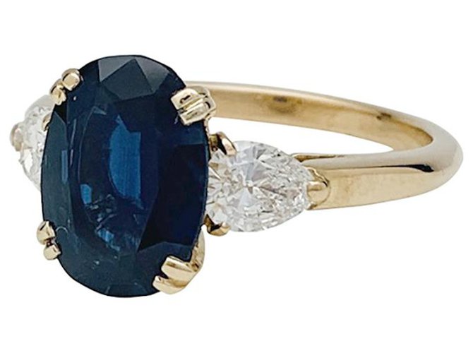 Mauboussin sapphire ring 3.44 cts and diamonds. Yellow gold  ref.258017