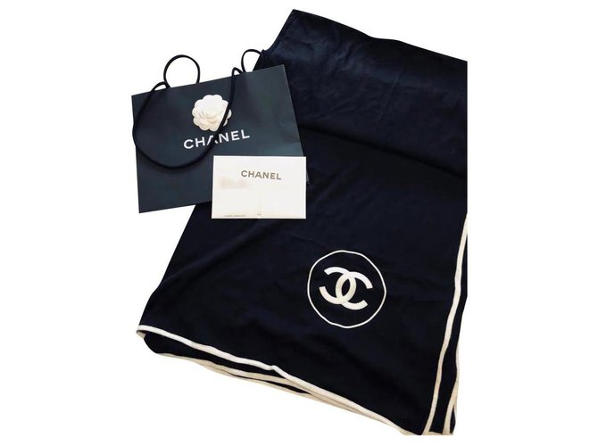 Chanel cashmere and silk CC stole shawl Black ref.258071 - Joli Closet