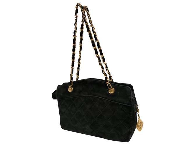 Chanel Handbags Black Gold hardware Leather Deerskin  ref.258436