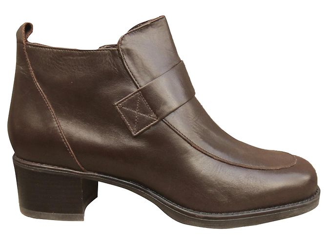 Bally p boots 37 New condition Dark brown