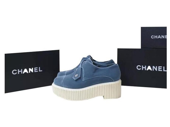 Chanel Blue Velvet Loafers Wedges Schuhe Gr 38,5 Blau Samt  ref.258778
