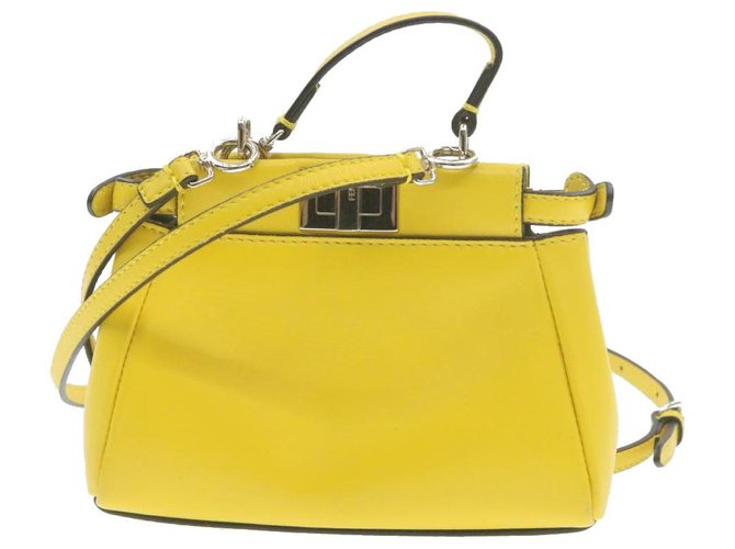 Fendi Shoulder Bag Yellow Leather ref.258882 - Joli Closet