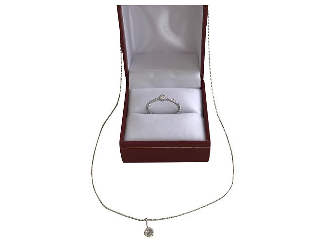Djula Solitaire Anhänger und Kette. Einsamer Ring Silber