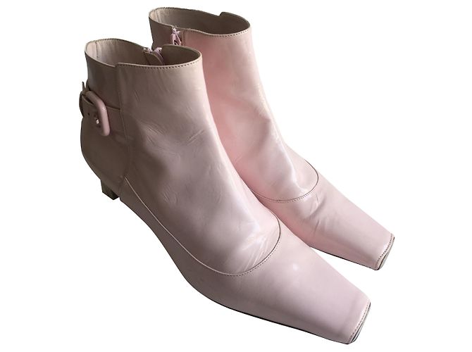 Botines Louis Vuitton de charol rosa 38