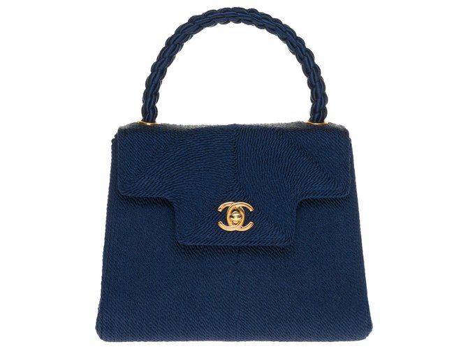 Extremely rare Chanel trapezoidal bag in royal blue trimmings, garniture en métal doré, En excellent état Cloth  ref.259678