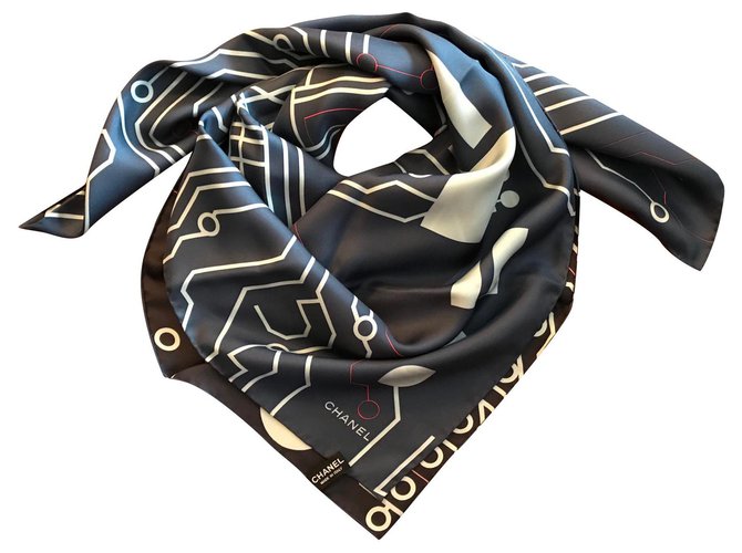 Chanel scarf Navy blue Silk  ref.259728