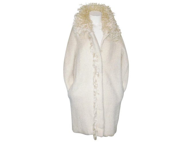 Fendi Coats, Outerwear Eggshell Mohair  ref.260284