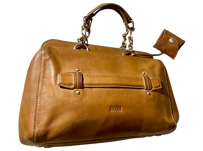 Bolsa de mão Hugo Boss cor camelo em couro Avelã