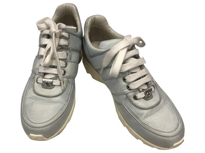 Chanel Sneakers Toile Bleu clair  ref.260336