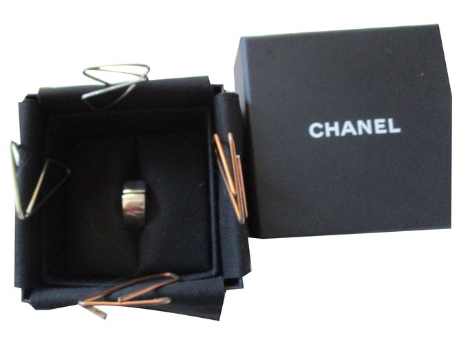 Chanel Bague jonc argent massif. Bijouterie argentée  ref.261129