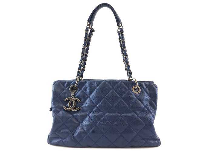 Bolso de compras con asas de cadena de Chanel, cuero de caviar azul marino  ref.261162