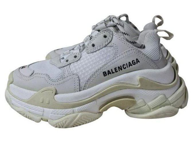 Balenciaga Sneakers Triple S Beige Tg. 34 Multicolore Pelle  ref.261443