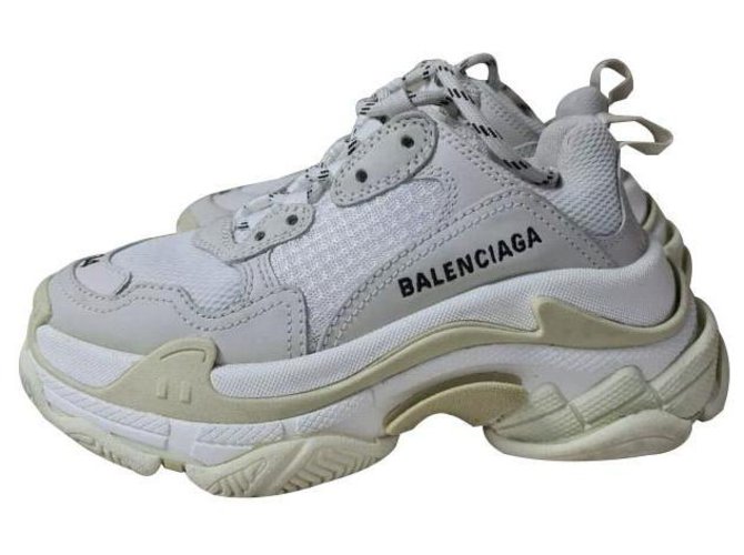 Balenciaga Triple S Beige Turnschuhe Gr. 34 Mehrfarben Leder  ref.261443