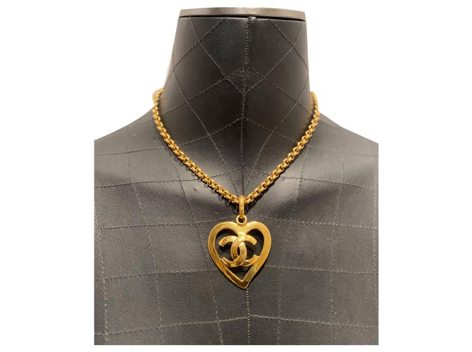 Chanel Necklaces Golden Metal  ref.261660
