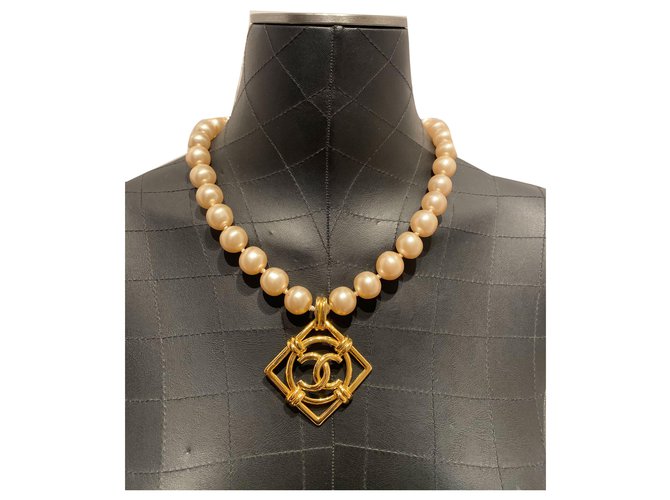 Chanel Collares Dorado Metal Perla  ref.261665