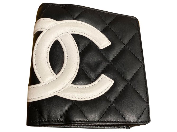 Chanel carteiras Preto Branco Couro  ref.261671
