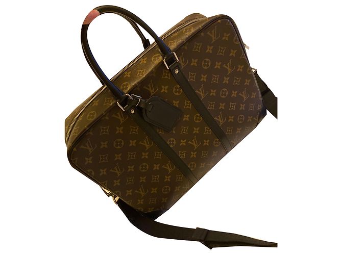 Louis Vuitton Porte Documents Voyage Marrom
