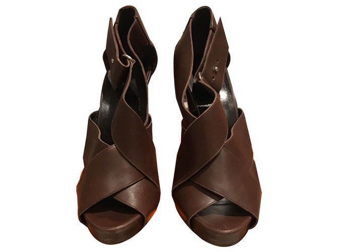Hermès sandali Marrone scuro Pelle  ref.262135