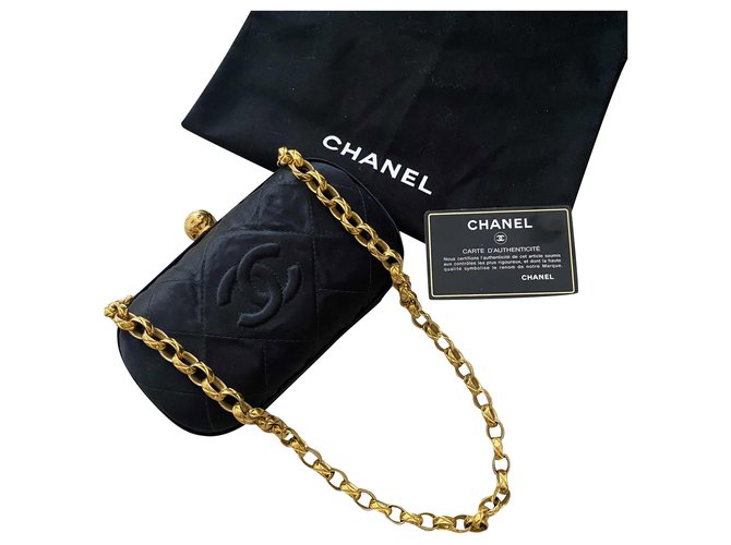Chanel Bolsos de mano Negro Seda  ref.262665