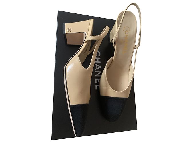 Chanel slingback Beige