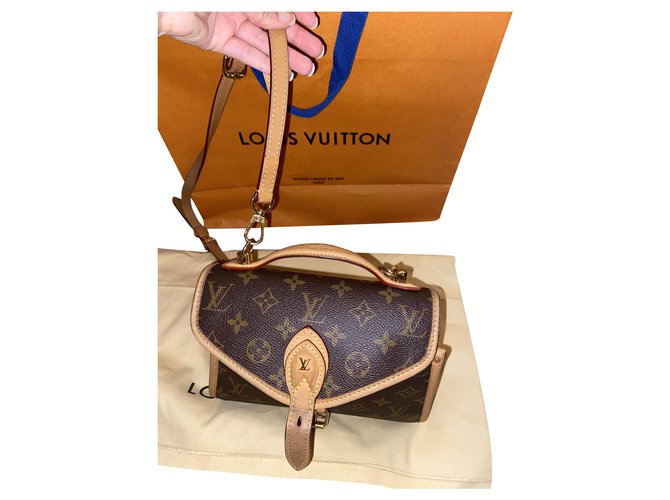 Louis Vuitton Ivy Brown Cloth  ref.263207