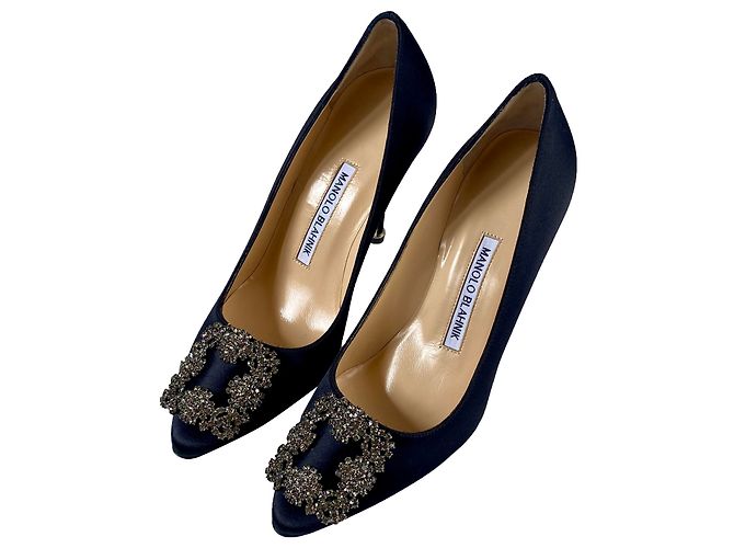Manolo Blahnik hangisi