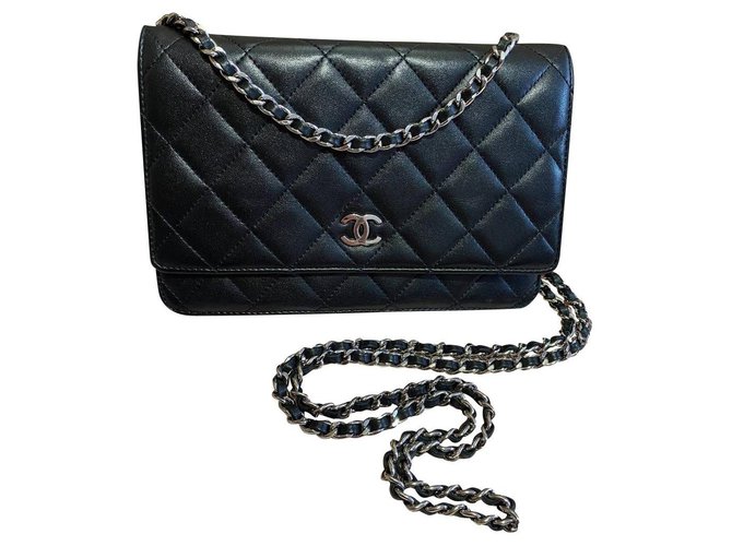 Wallet On Chain Chanel Schwarz Leder  ref.263712