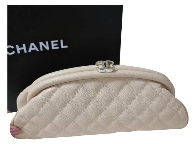 Chanel Timeless Beige CC Quilted Caviar Clutch Leather  ref.263936