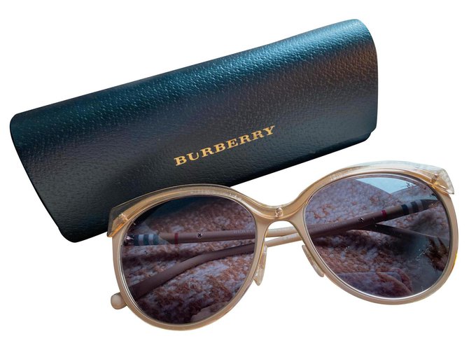 Burberry Sunglasses Beige Plastic  ref.263964