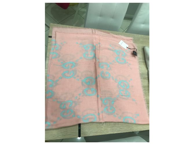 Stola Gucci Ghost in seta color pesca