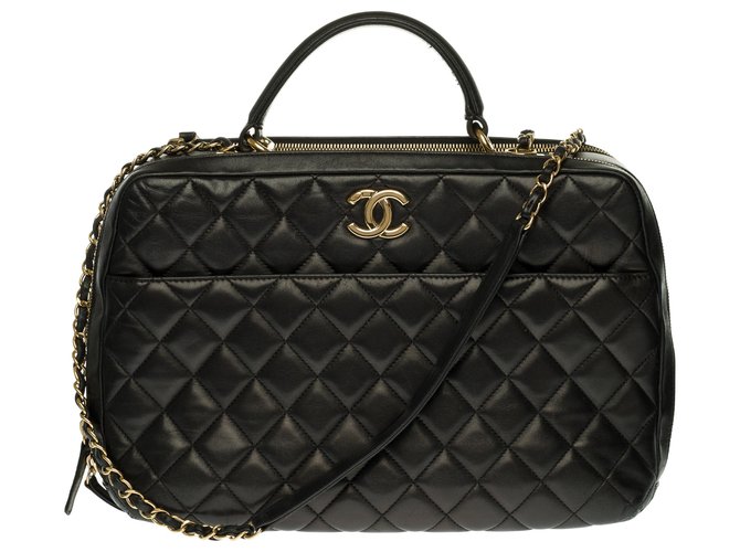 Superbe Sac Vanity Case Chanel en cuir matelassé noir, garniture en métal doré Black Leather  ref.264165