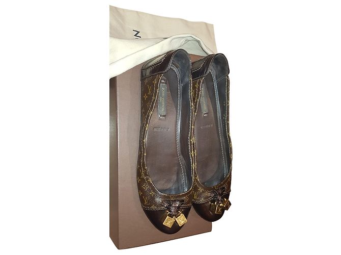 Bailarinas Louis Vuitton Marrón Piel Charol Talla 39 Castaño