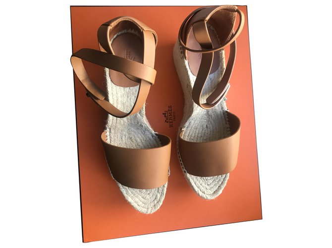 Hermès Tipoli sandals Light brown Leather  ref.264714