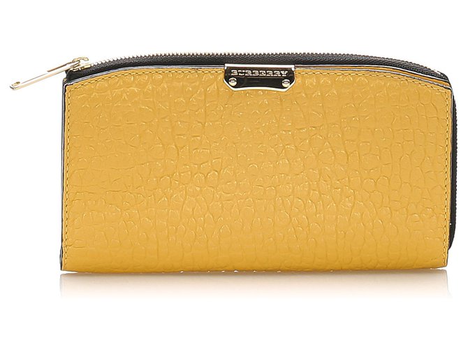 Portefeuille long en cuir jaune Madison Burberry Veau façon poulain  ref.265169