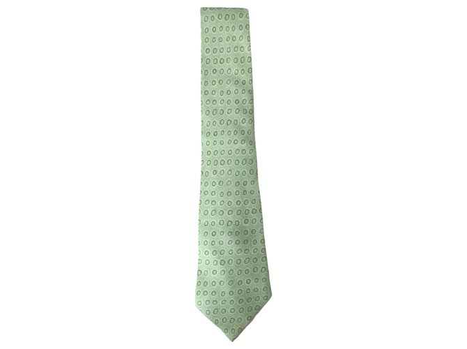 Hermès Corbata verde Hermes Seda  ref.265626