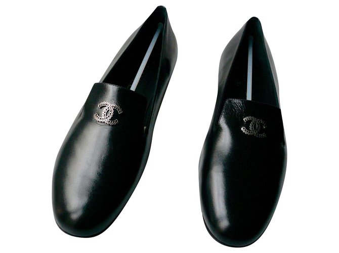 CHANEL Mocassins Loafers cuir brillant noires neuves T41  ref.265680