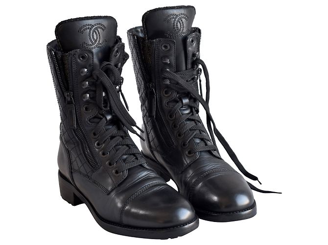 Chanel Bottes de combat emblématiques Noir
