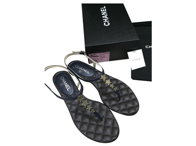 Chanel Des sandales Cuir Bleu foncé  ref.265928