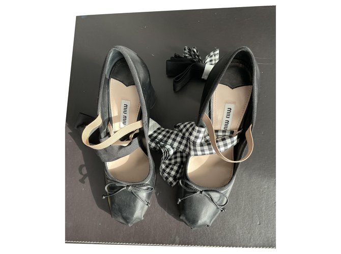 Miu Miu Tacones Negro Cuero  ref.266060