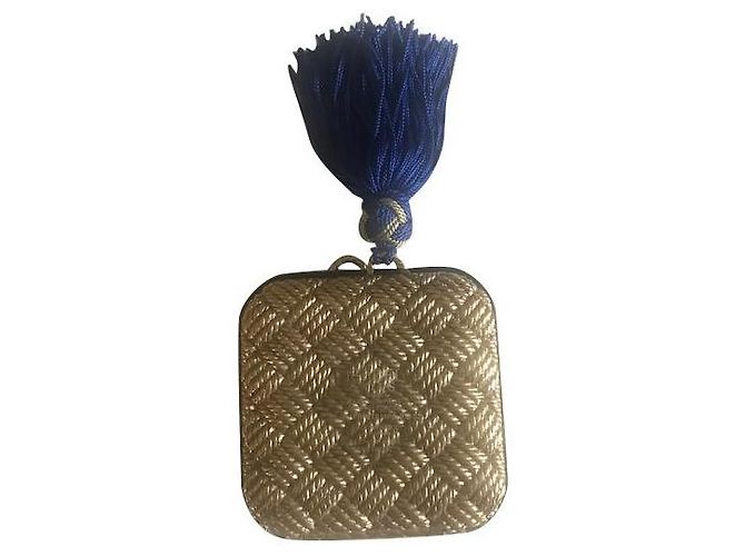 Belo e raro pó compacto Isabel Canovas Vintage Dourado