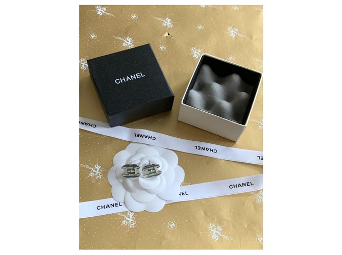 Chanel Boucles d'oreilles Métal Multicolore  ref.266393