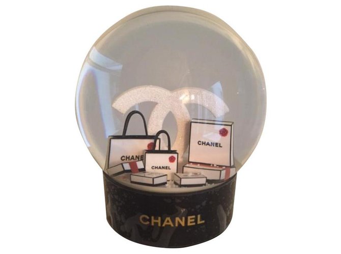 CHANEL LOGO SNOW GLOBE Black Synthetic  ref.266614