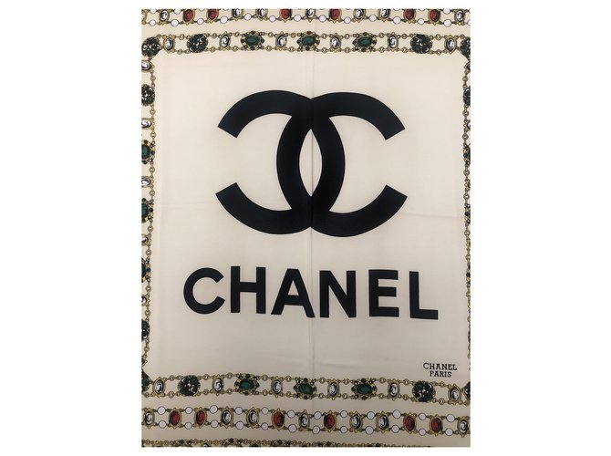 Chanel Silk scarves Beige  ref.266726