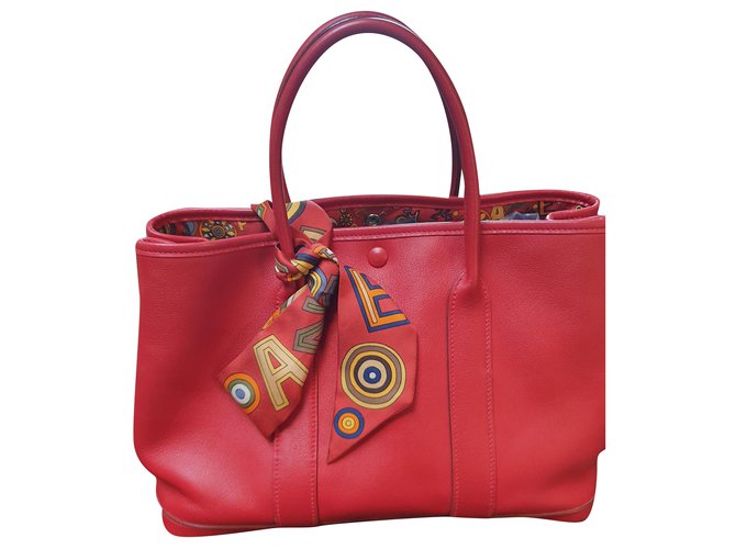Garden Hermès Handbags Red Leather  ref.266961