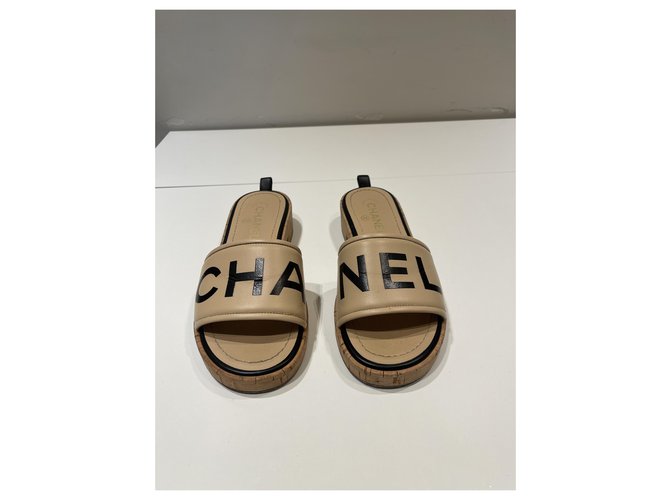 Chanel Mules Beige Leather  ref.267752